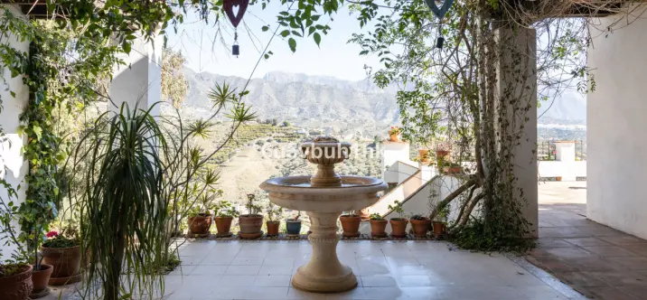 Sale of detached villa in Torrox 2