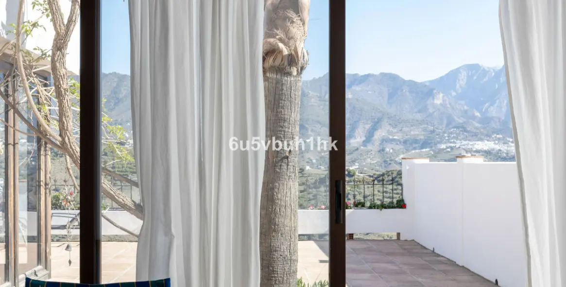 Продажа  отдельно стоящей виллы в Torrox 15