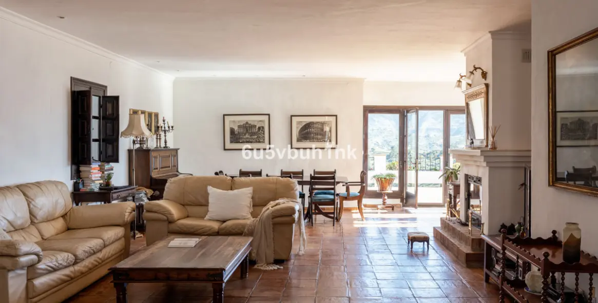 Продажа  отдельно стоящей виллы в Torrox 16