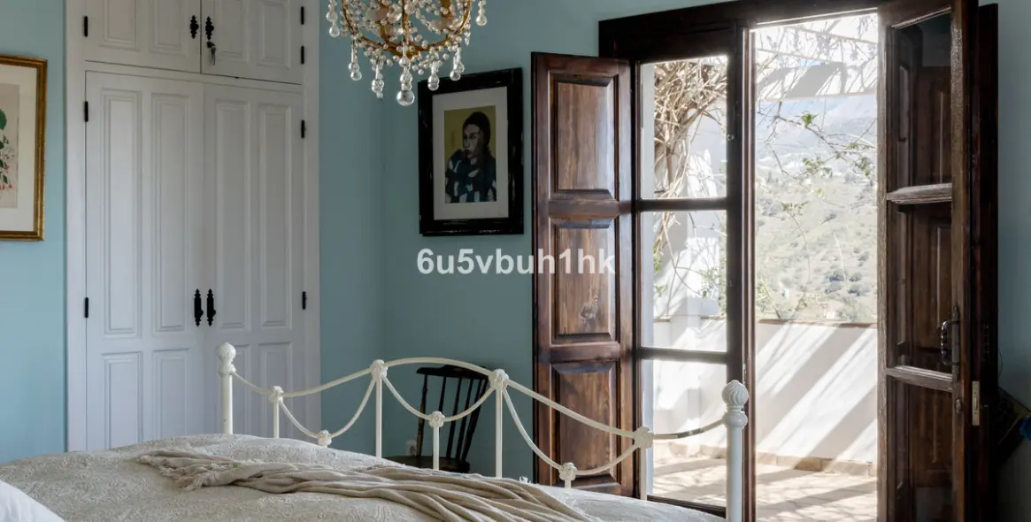 Продажа  отдельно стоящей виллы в Torrox 28