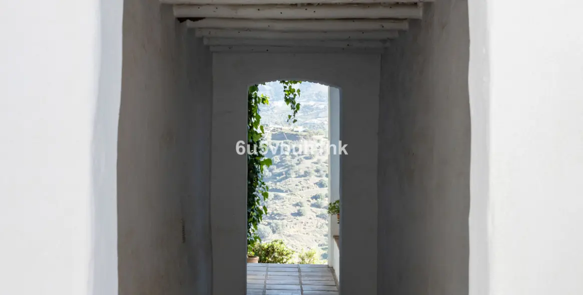 Продажа  отдельно стоящей виллы в Torrox 46