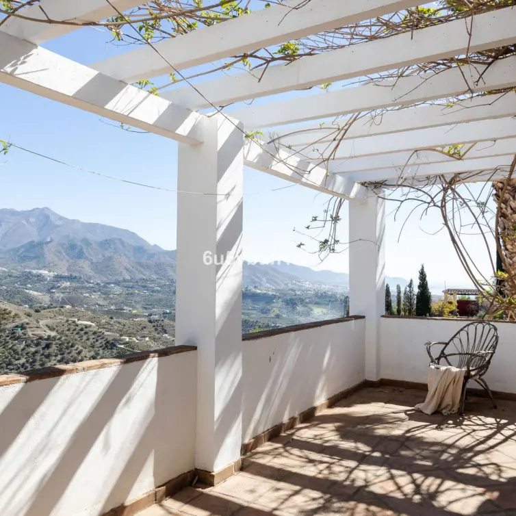 Sale of detached villa in Torrox