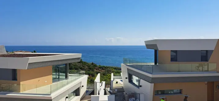 Townhouse R4437220 3