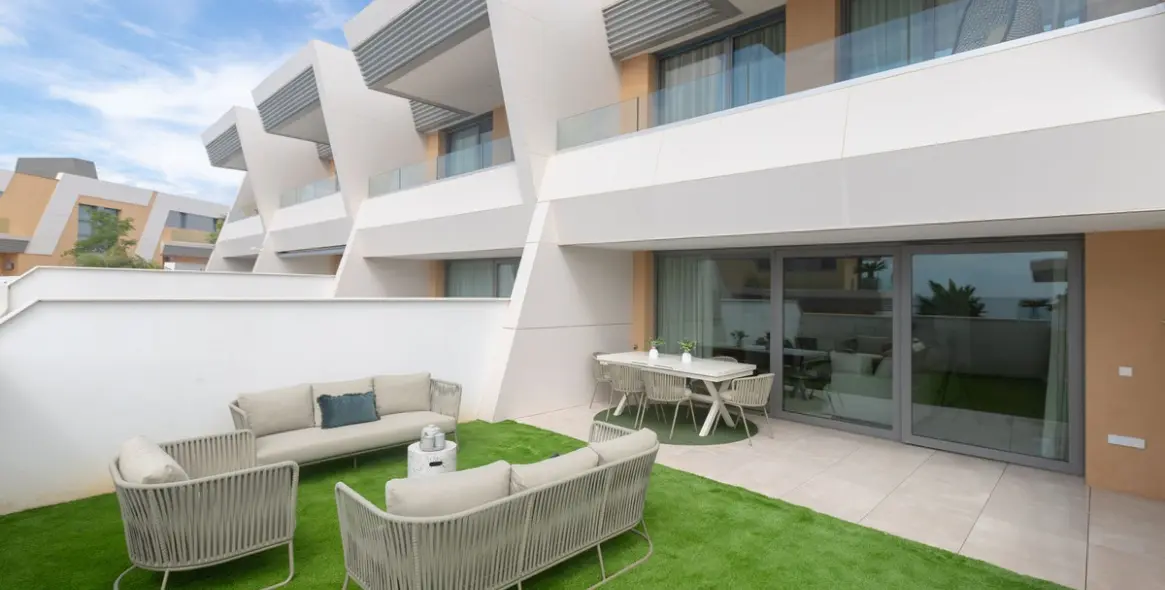 Sale of townhouse in Mijas Costa 37