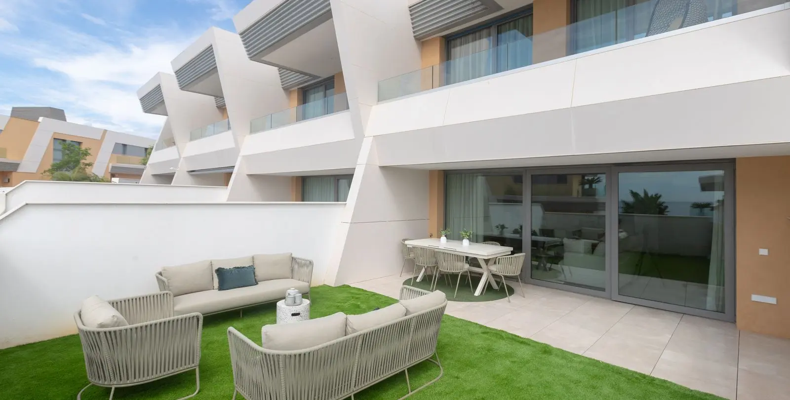 Sale of townhouse in Mijas Costa 37