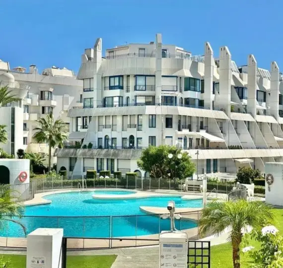 Продажа двухуровневых апартаментов в The Golden Mile