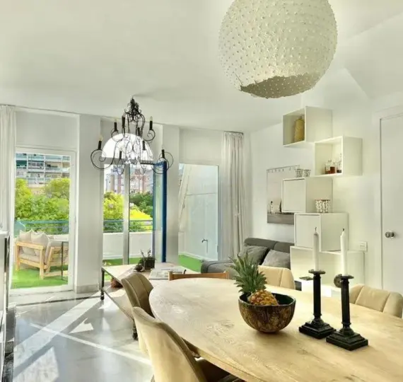 Продажа двухуровневых апартаментов в The Golden Mile