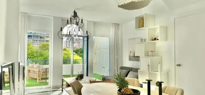 Продажа двухуровневых апартаментов в The Golden Mile 1