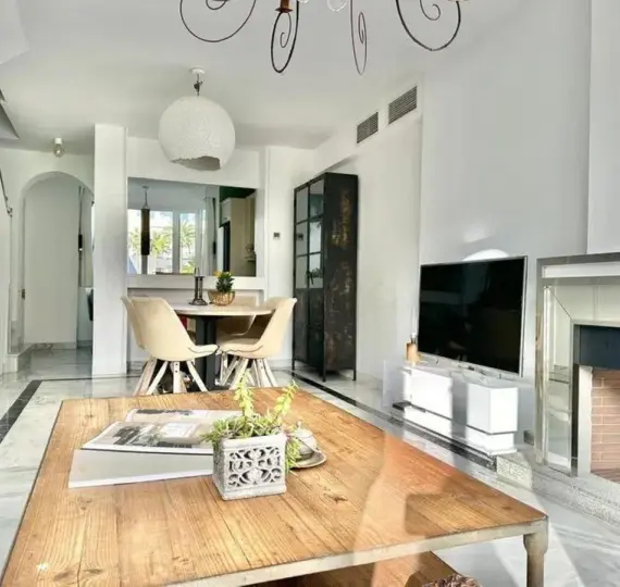 Продажа двухуровневых апартаментов в The Golden Mile