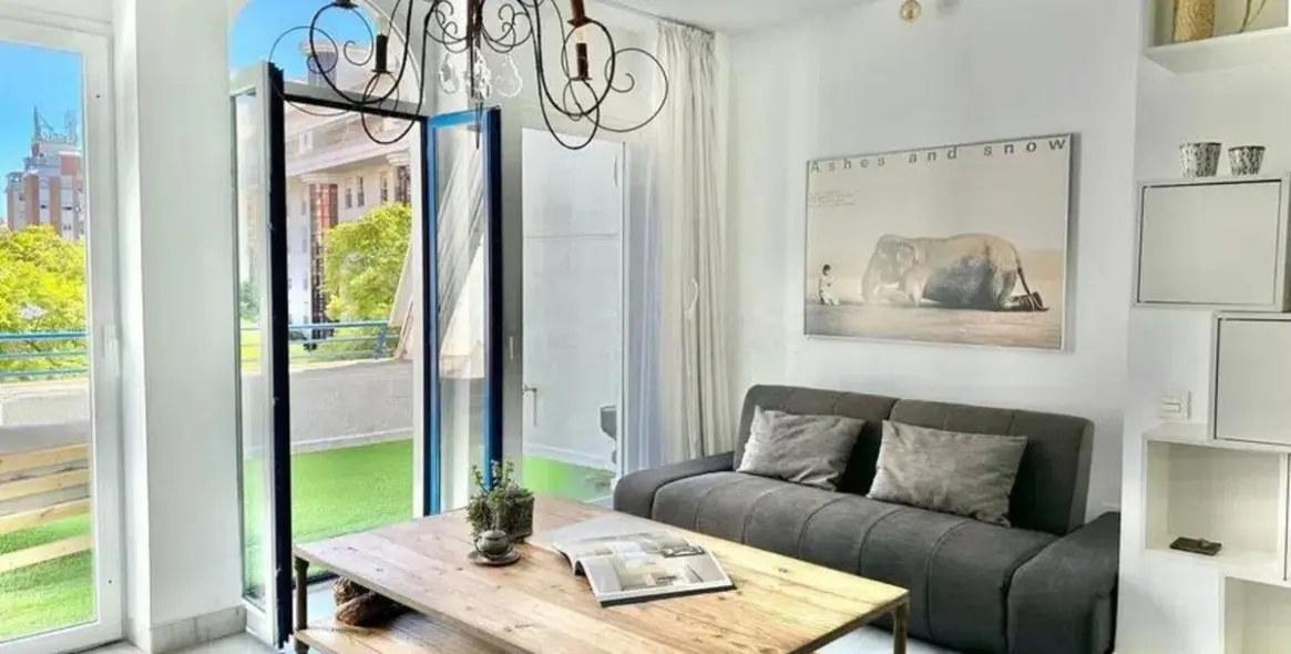 Продажа двухуровневых апартаментов в The Golden Mile 4