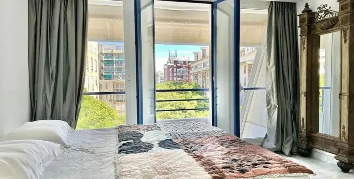 Продажа двухуровневых апартаментов в The Golden Mile 8