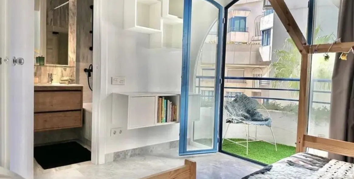 Продажа двухуровневых апартаментов в The Golden Mile 9