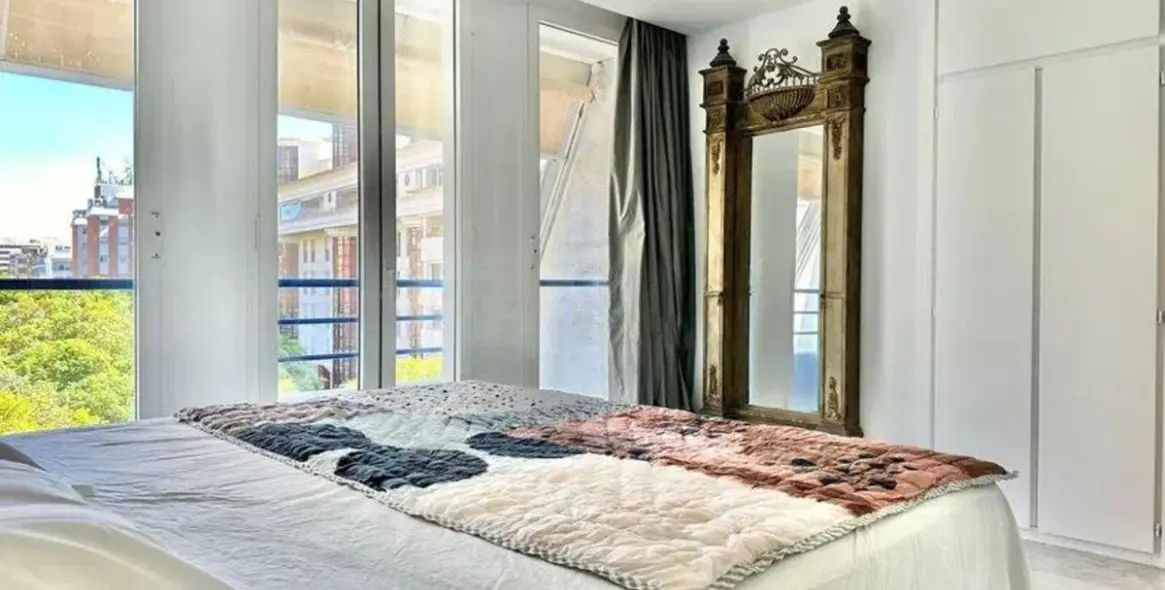 Продажа двухуровневых апартаментов в The Golden Mile 14