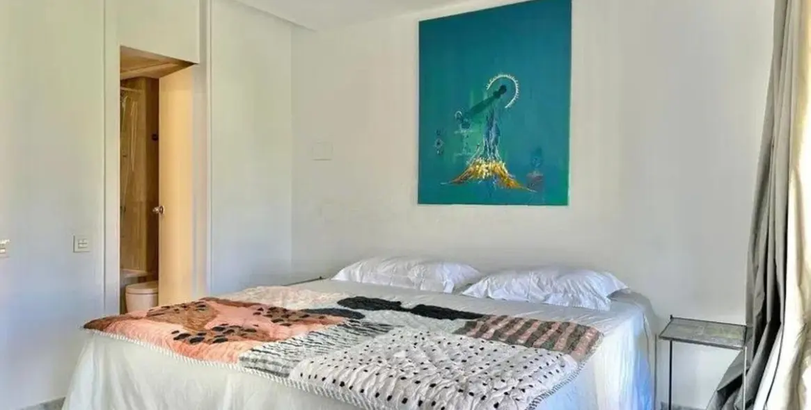 Продажа двухуровневых апартаментов в The Golden Mile 15