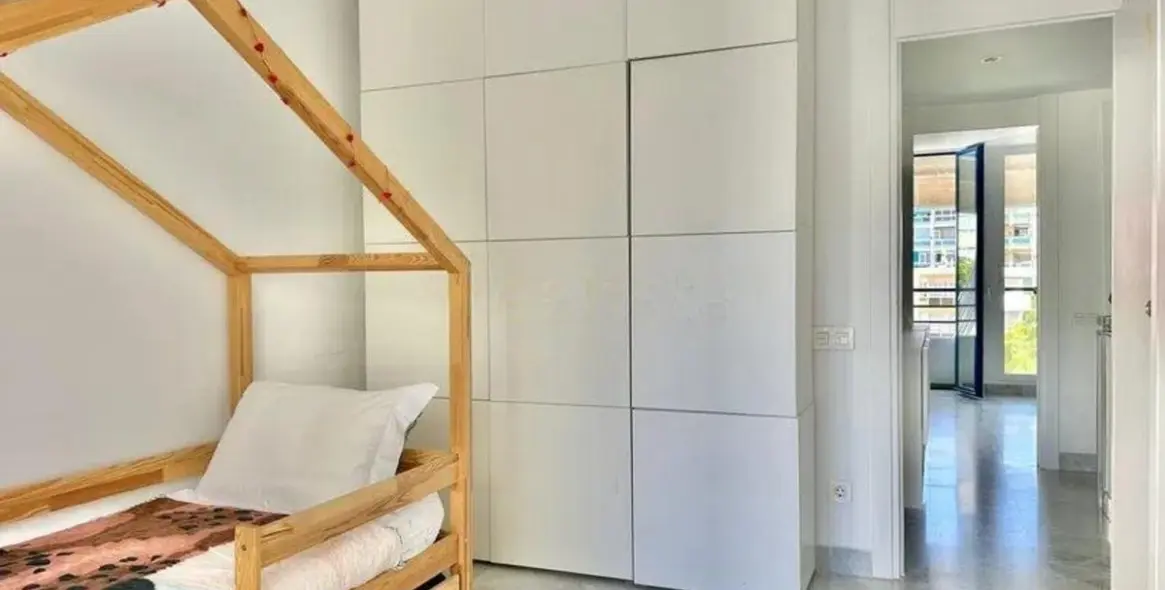 Продажа двухуровневых апартаментов в The Golden Mile 17