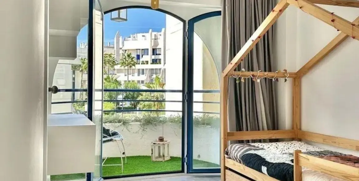 Продажа двухуровневых апартаментов в The Golden Mile 18