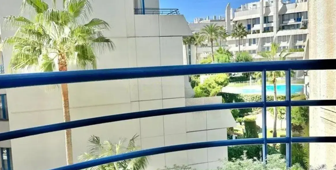 Продажа двухуровневых апартаментов в The Golden Mile 19