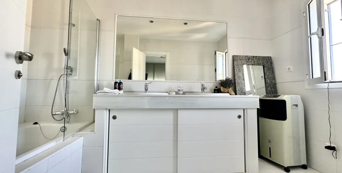 Venta de villa independiente en Mijas Costa 46