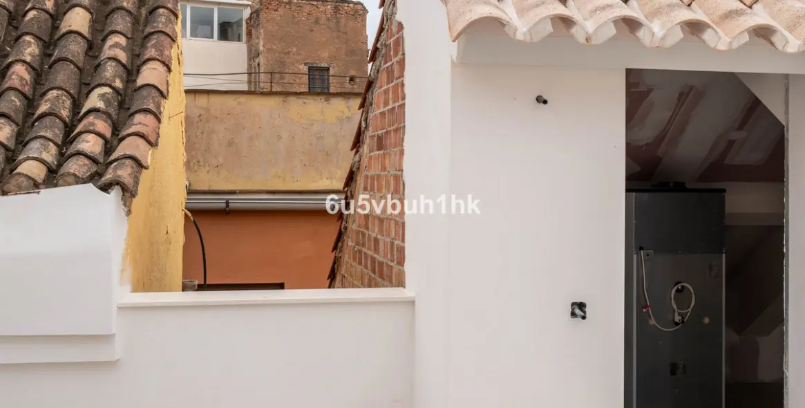 Sale of ground floor apartment in Malaga (district Málaga Centro) 6