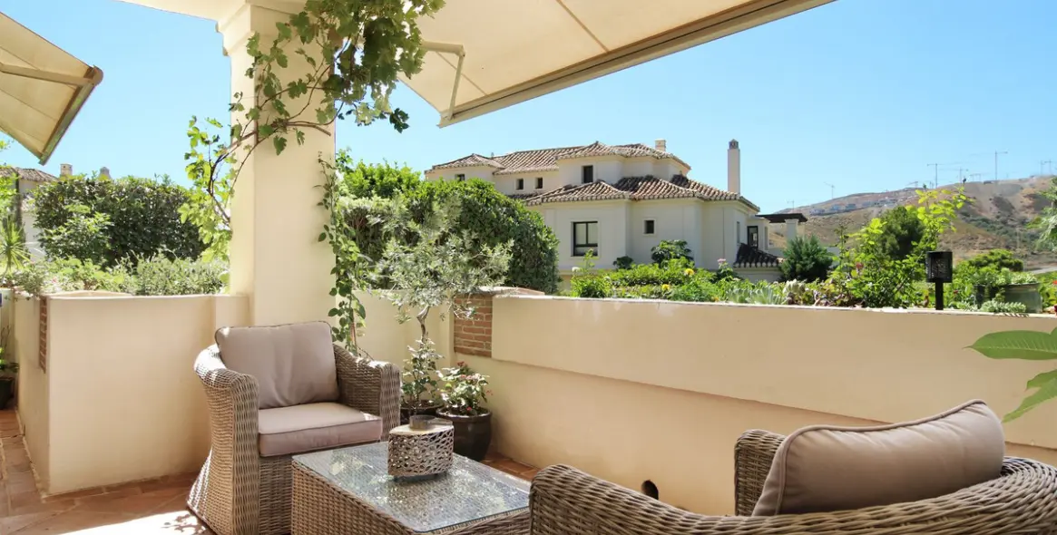 Продажа апартаментов на первом этаже в Benahavís 2