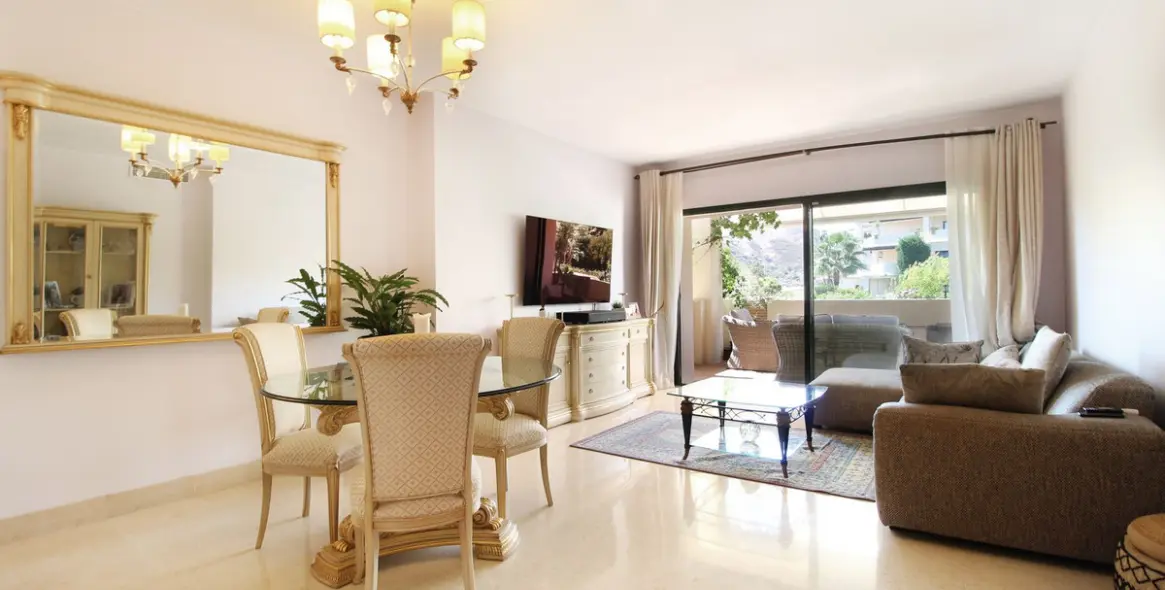 Продажа апартаментов на первом этаже в Benahavís 3