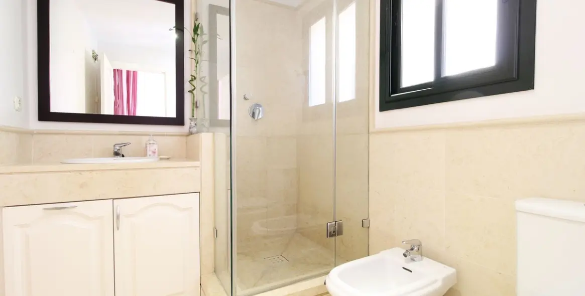 Продажа апартаментов на первом этаже в Benahavís 14