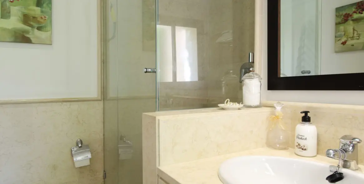 Продажа апартаментов на первом этаже в Benahavís 16