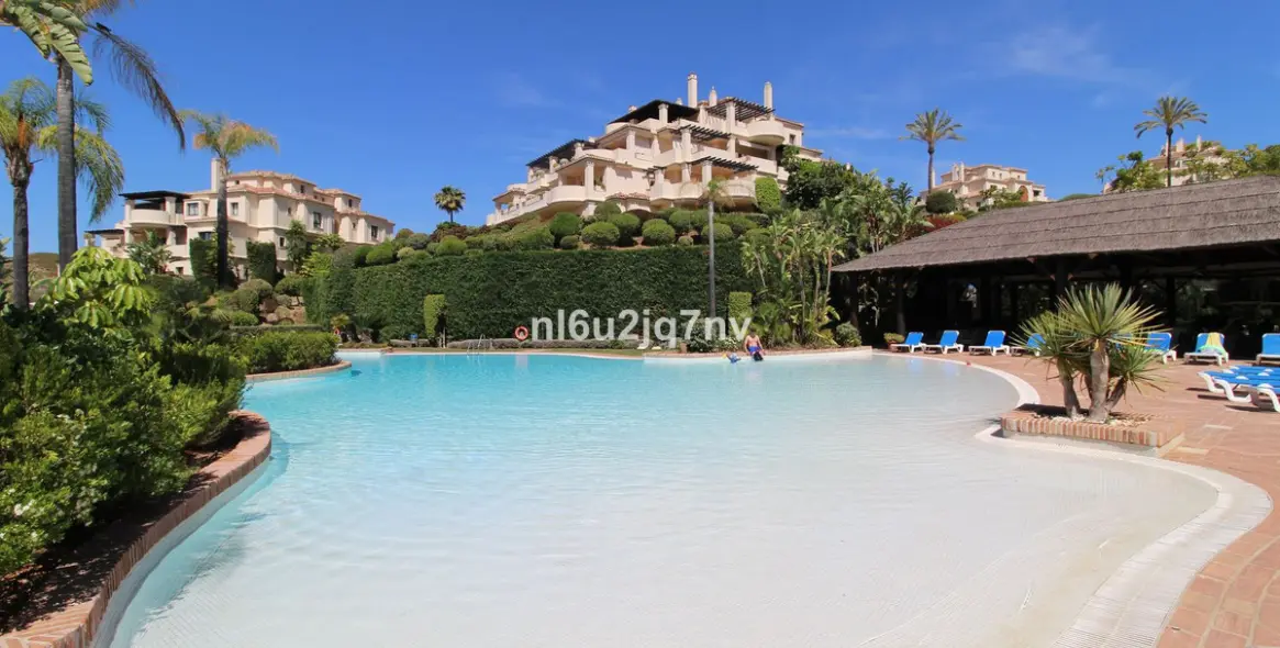 Sale of ground floor apartment in Benahavís 21