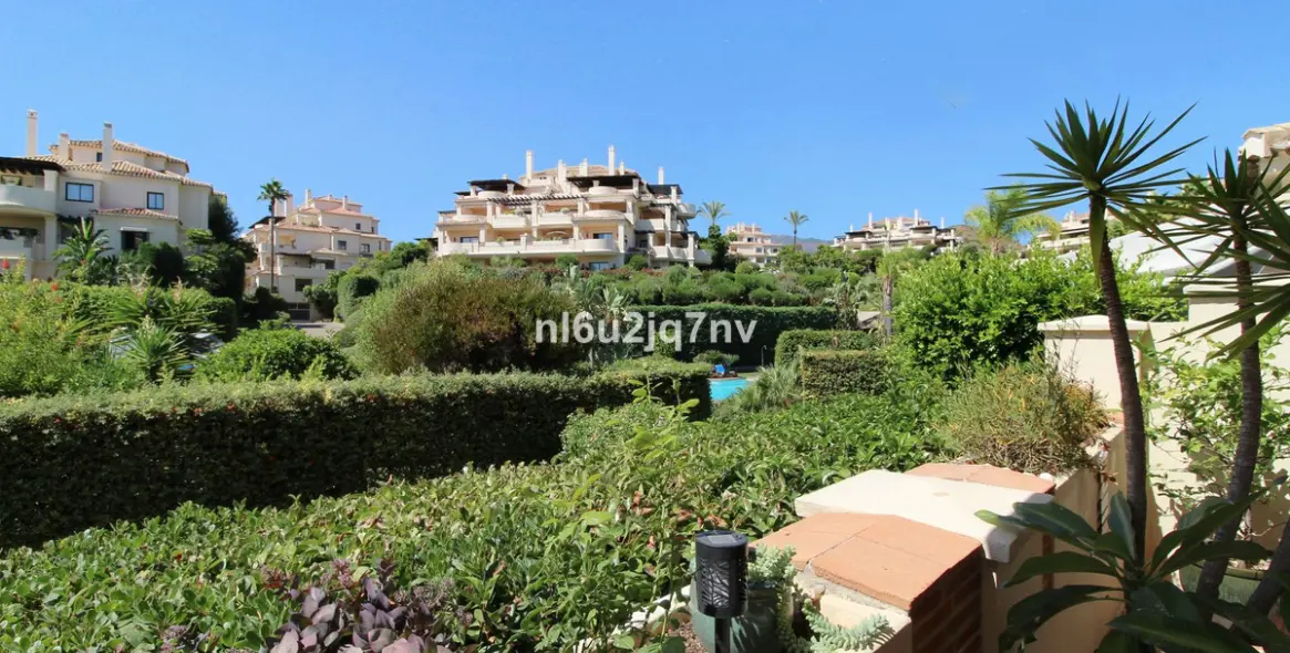 Sale of ground floor apartment in Benahavís 22