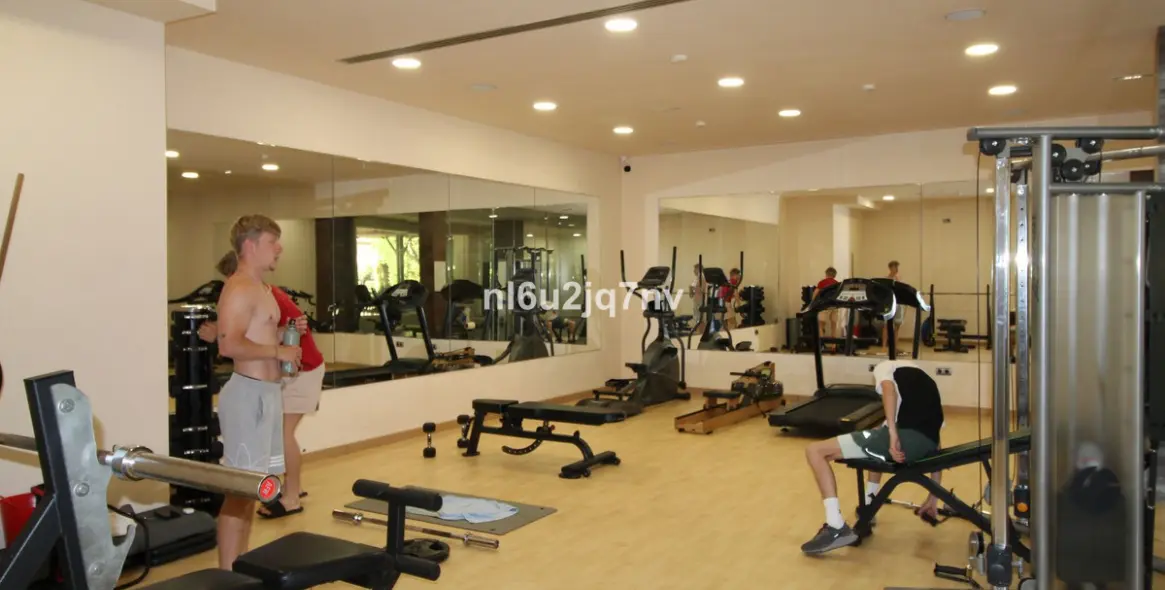 Sale of ground floor apartment in Benahavís 23