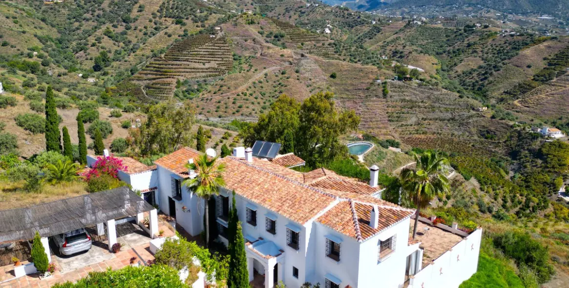 Sale of detached villa in Costa del Sol East 1