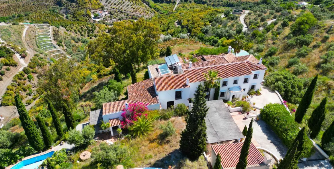 Sale of detached villa in Costa del Sol East 2