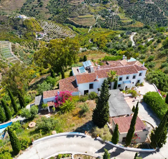 Detached villa R5044738