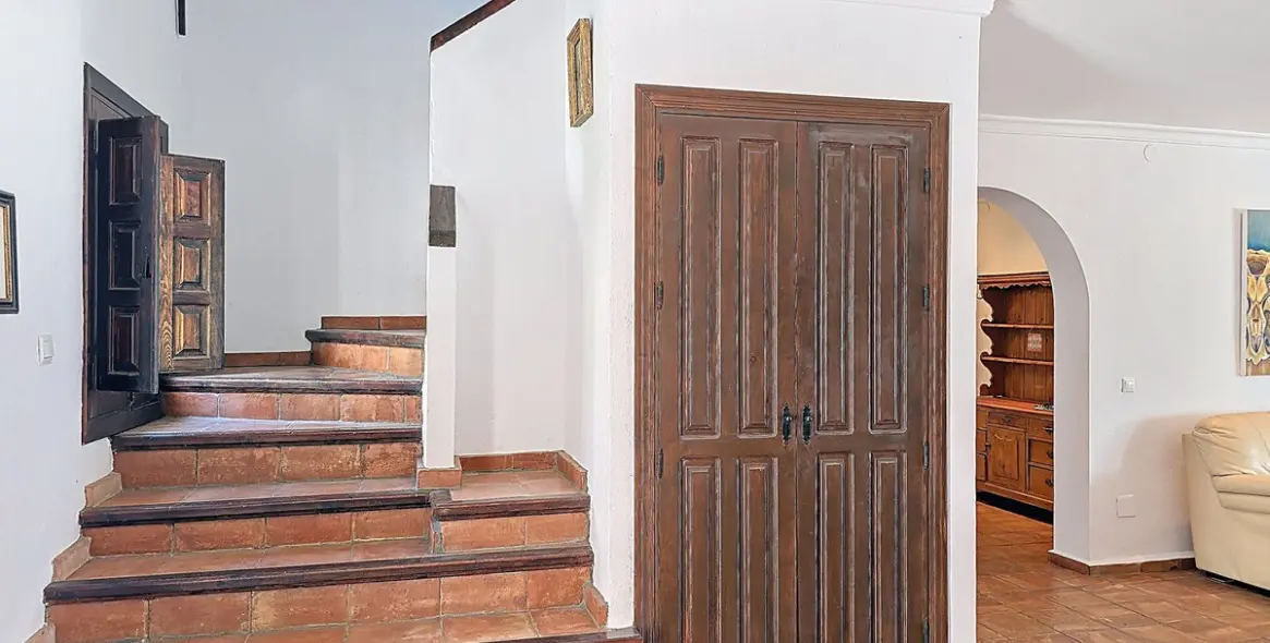 Sale of detached villa in Costa del Sol East 6