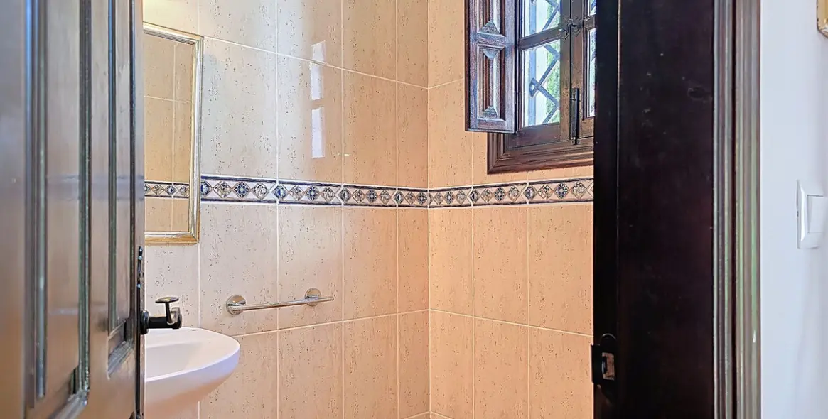 Sale of detached villa in Costa del Sol East 7