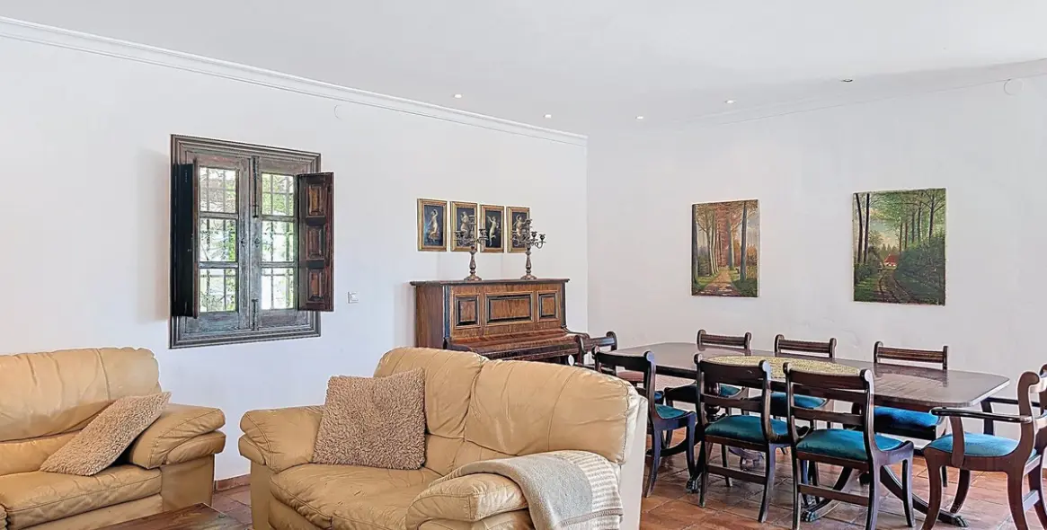 Sale of detached villa in Costa del Sol East 10