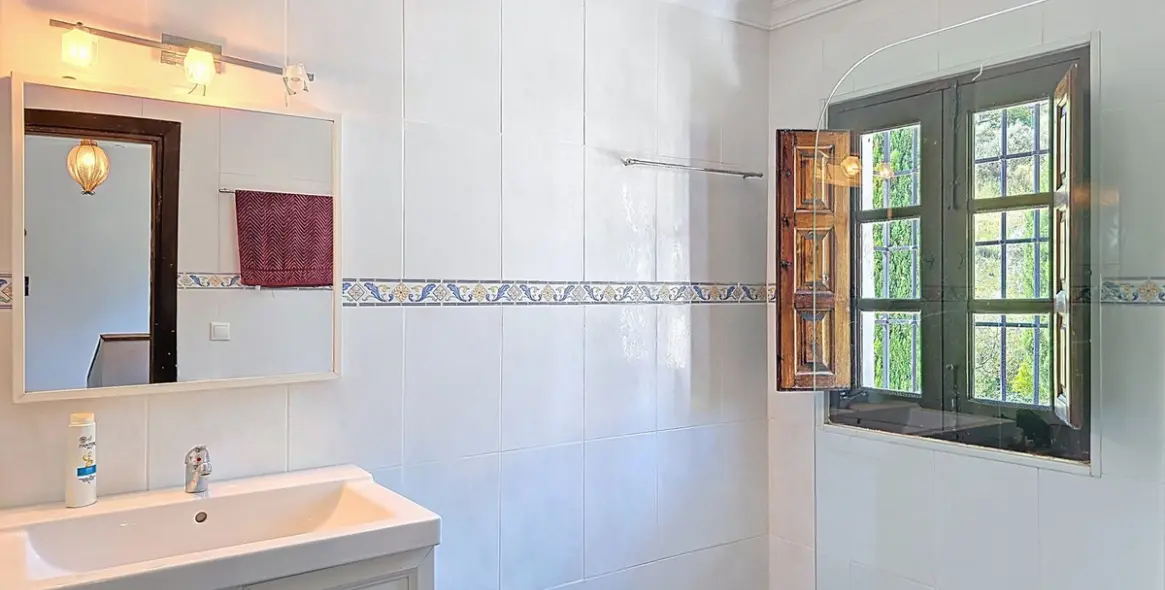 Продажа  отдельно стоящей виллы в Torrox 25