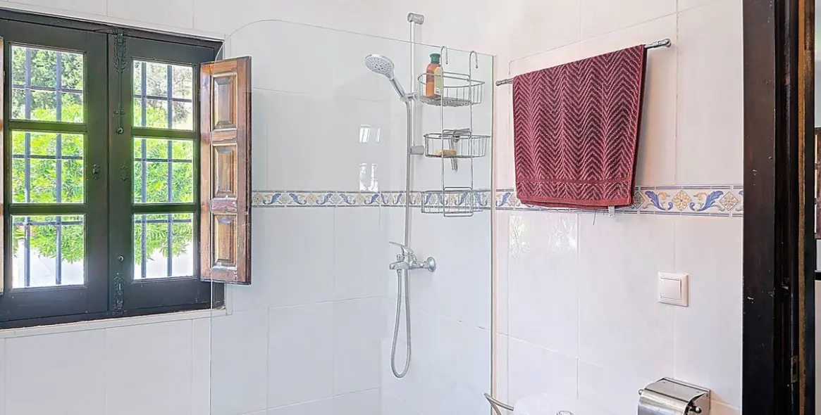 Продажа  отдельно стоящей виллы в Torrox 26