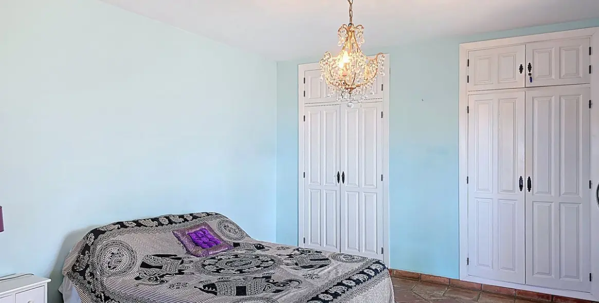 Продажа  отдельно стоящей виллы в Torrox 30