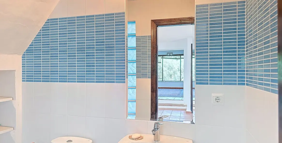 Продажа  отдельно стоящей виллы в Torrox 38