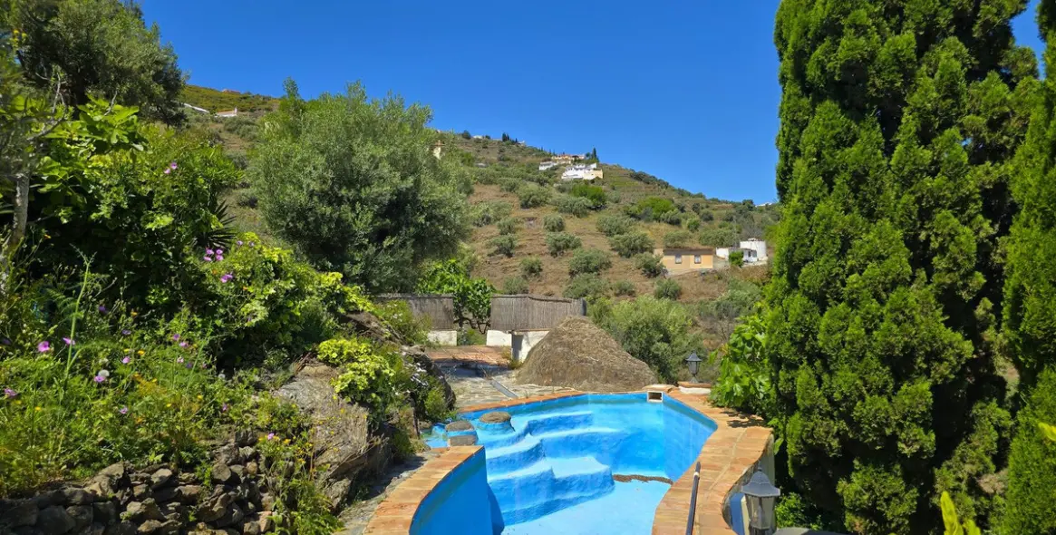 Продажа  отдельно стоящей виллы в Torrox 51