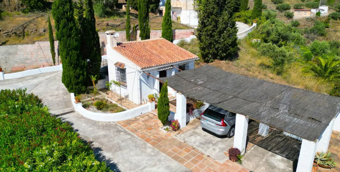 Продажа  отдельно стоящей виллы в Torrox 57