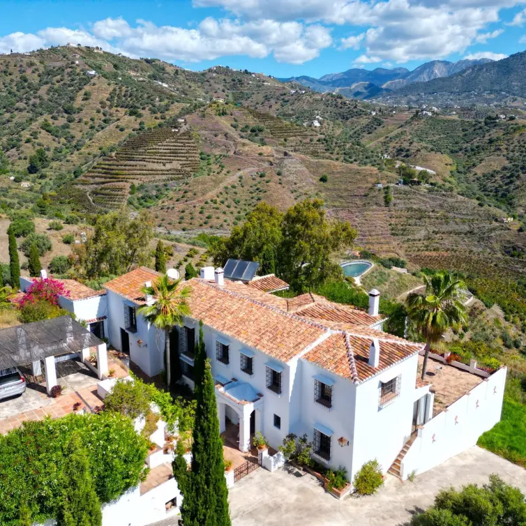 Sale of detached villa in Torrox