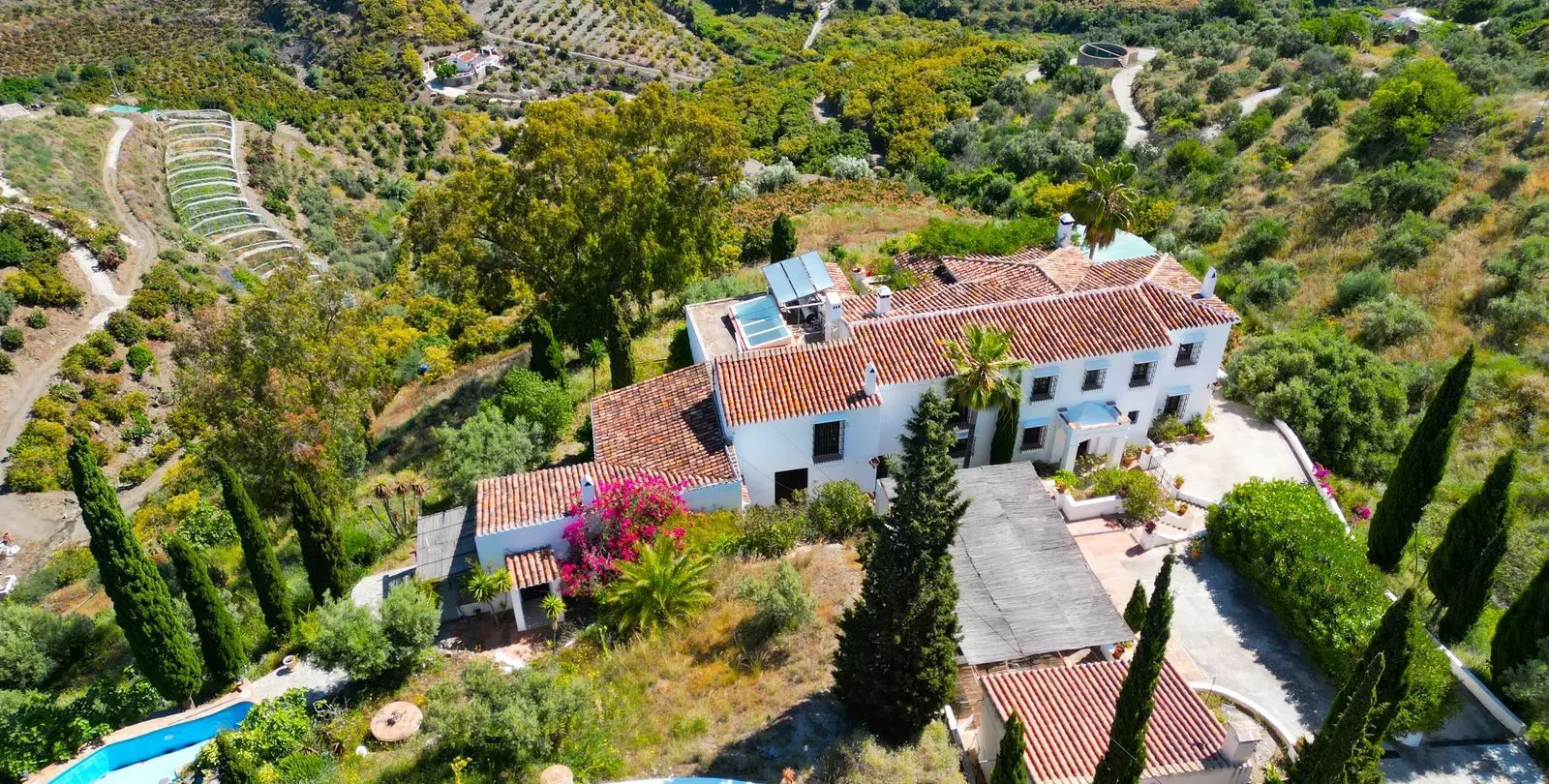 Sale of detached villa in Torrox 2