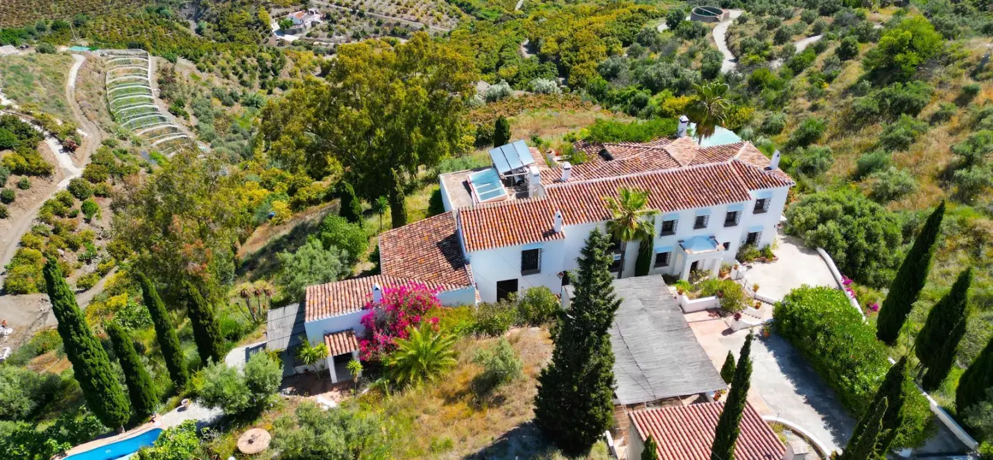 Sale of detached villa in Torrox 1