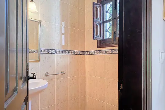 Image 7 thumb