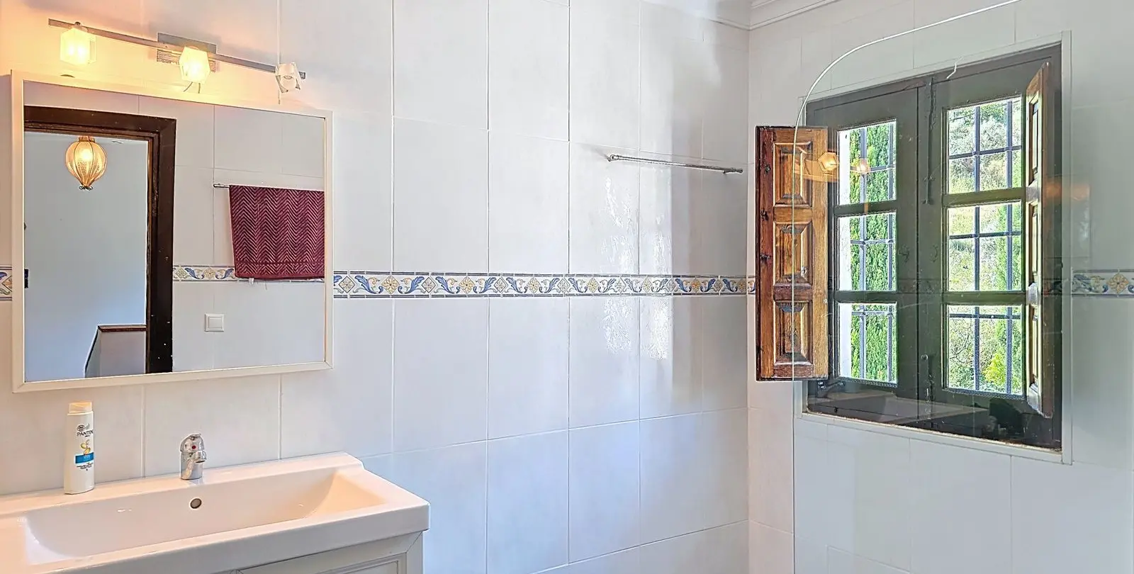 Sale of detached villa in Torrox 25