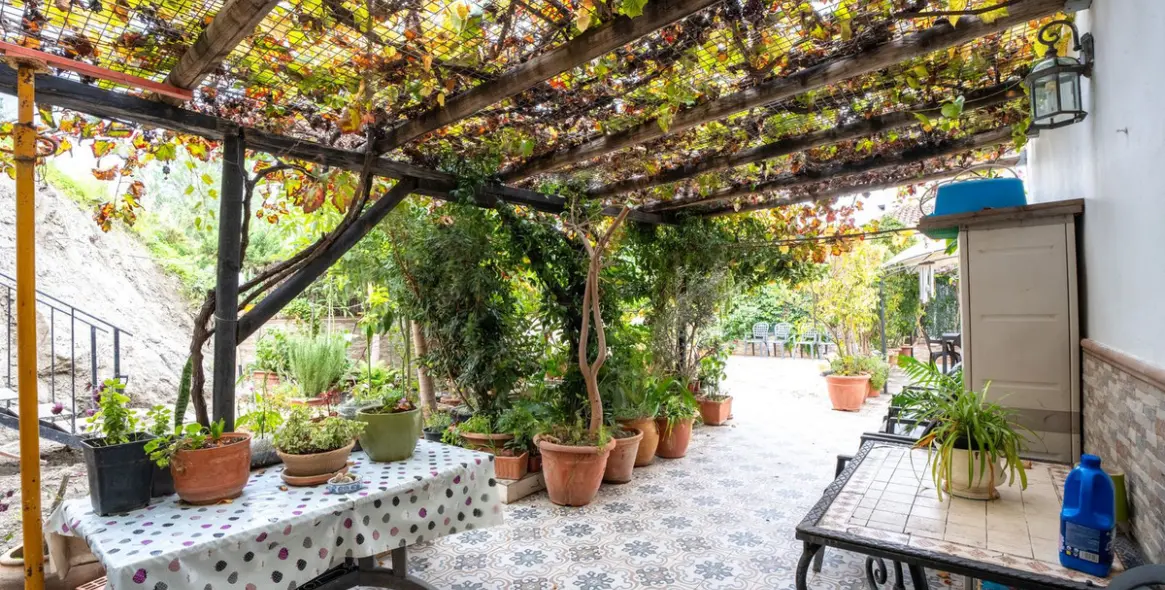 Продажа дома на две семьи в Estepona 4