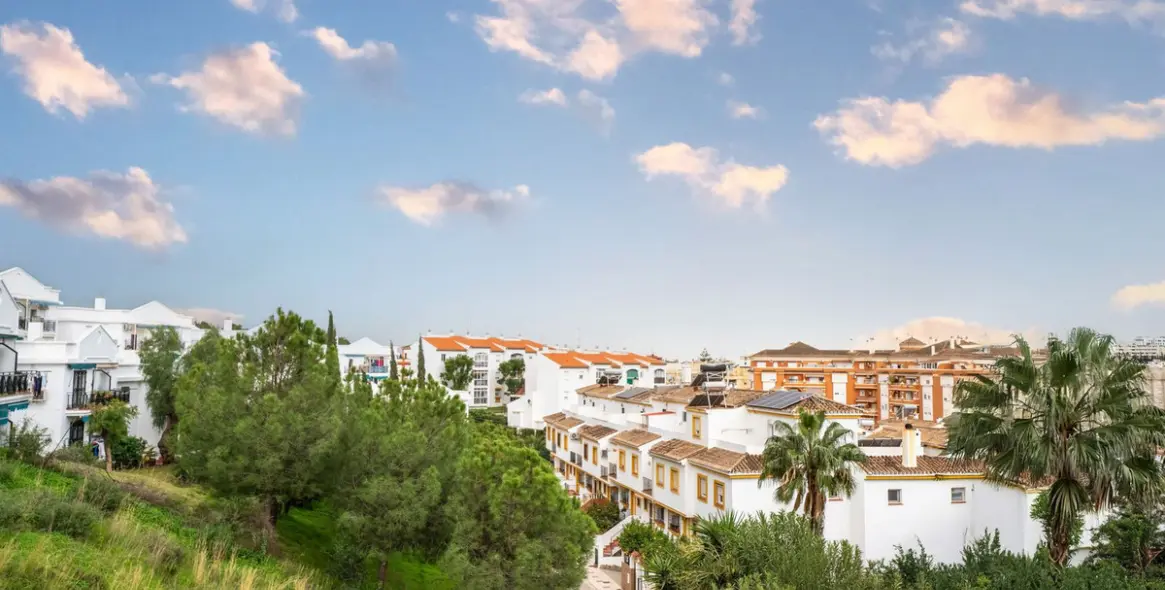 Продажа дома на две семьи в Estepona 9