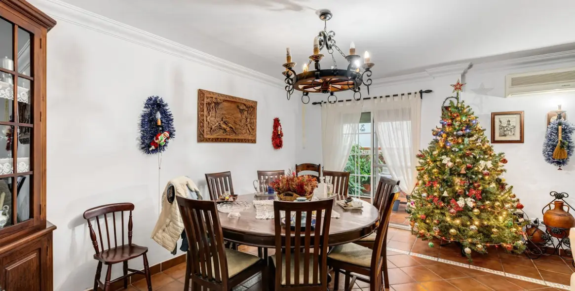 Продажа дома на две семьи в Estepona 10